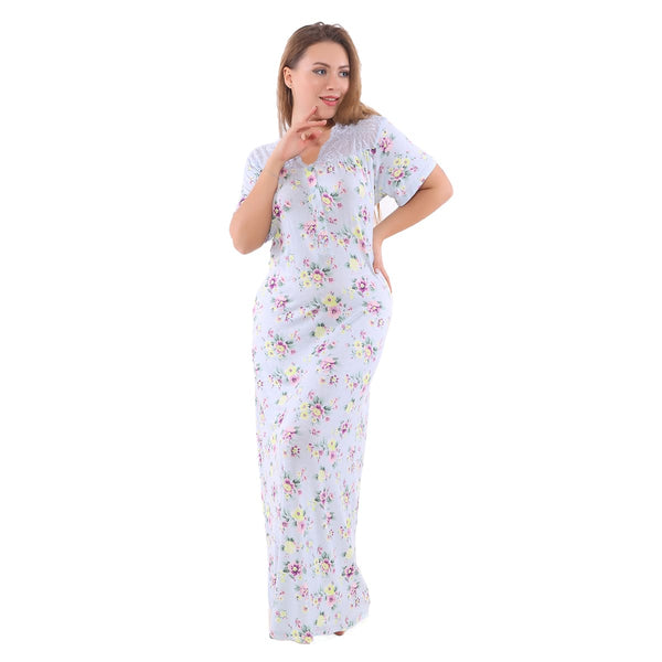 A long women's nightgown with luxurious softness and a feminine touch from Sesame 