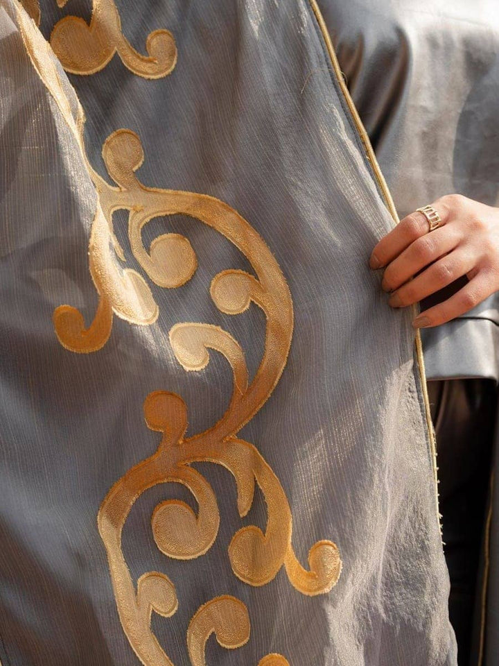 قفطان رمادي ملكي