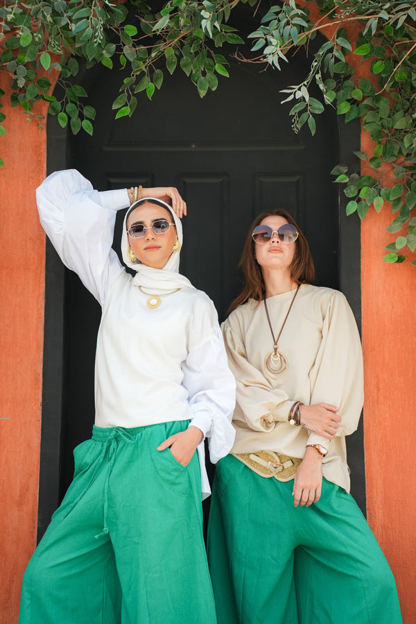 توب حريمي أنيق بتصميم كلاسيكي