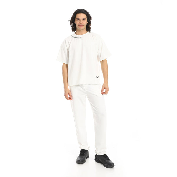 طقم رجالي تيشيرت وبنطال مطبوع من الخلف