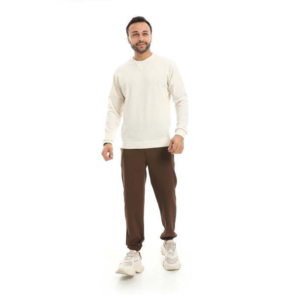 Men's stylish pajama set, brown and off-white pants