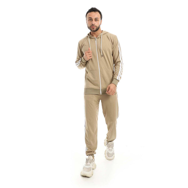 Men's zip-up hoodie with comfortable cotton pants