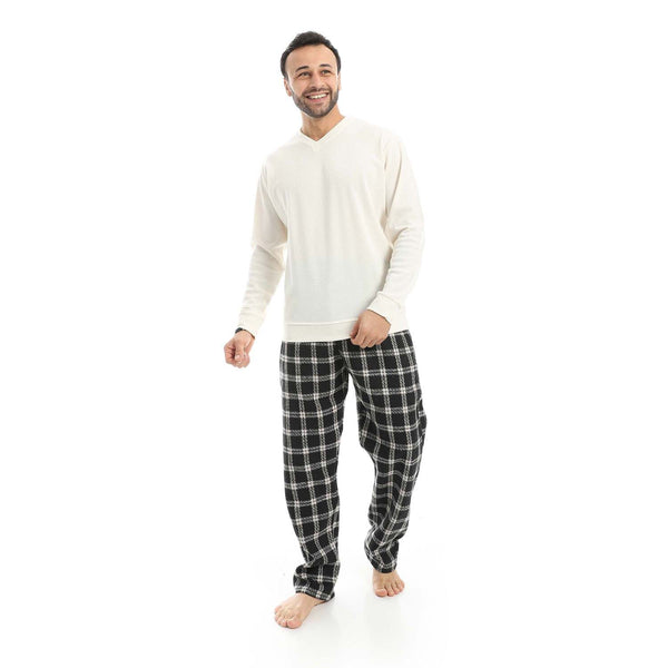 V-neck pajamas and plaid pants in a comfortable fabric