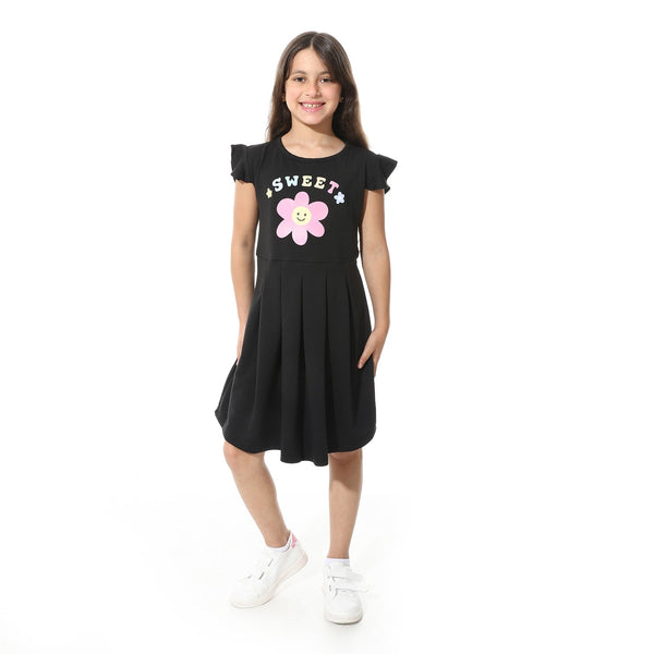 Stylish and distinctive girls' dress with a front print