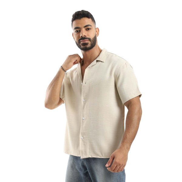 Men's plain short-sleeved shirt with a folded collar