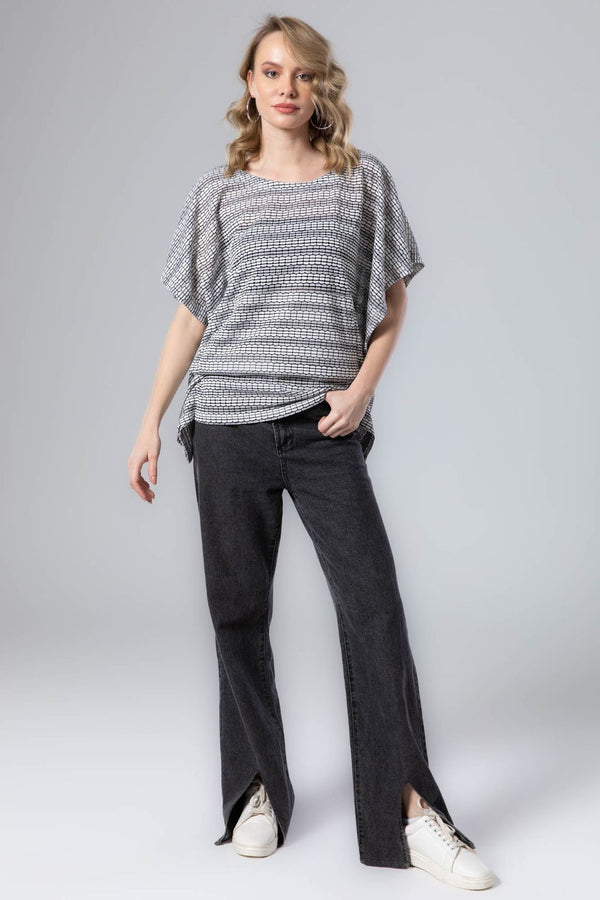 بلوزة نسائية بأكمام قصيرة وجيب كانغرو