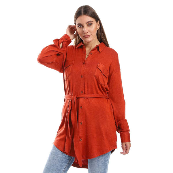 Women's long button-down shirt with belt in distinctive colors
